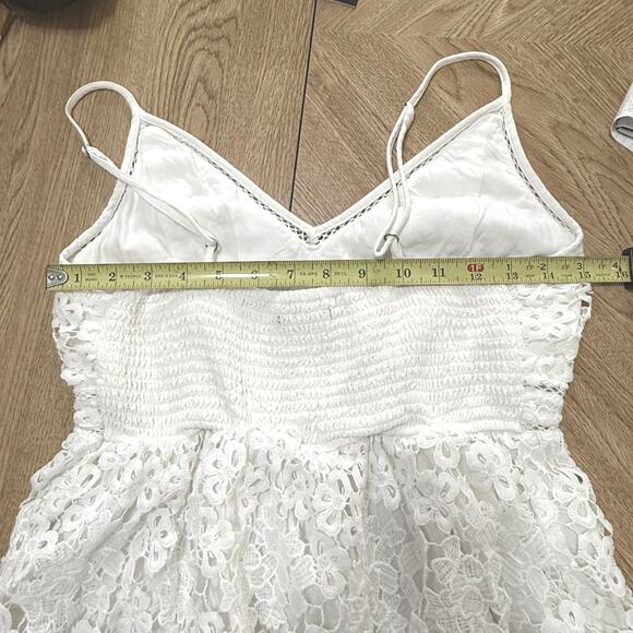 Abercrombie & Fitch lace crop top, size M. Cute over jeans, skirts, or shorts. - Picture 7 of 8